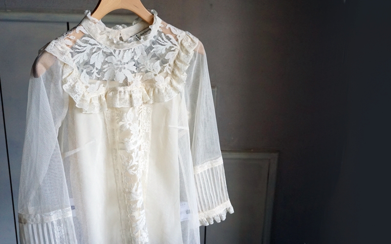 leur lgoette tullelace blouse