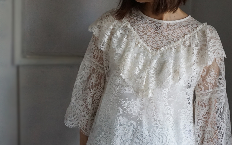 leur logette, sophie hallette,lace