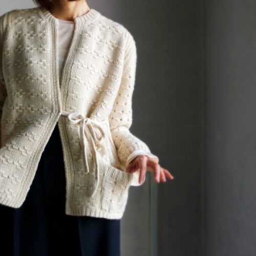 towavase white cahmere cardigan